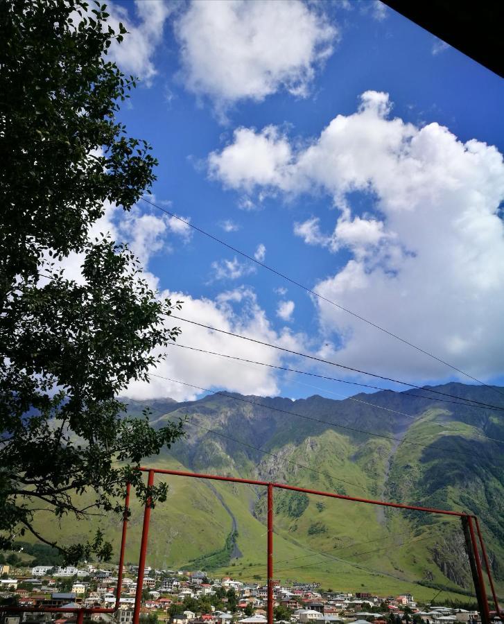 Belas Guesthouse Kazbegi Eksteriør bilde