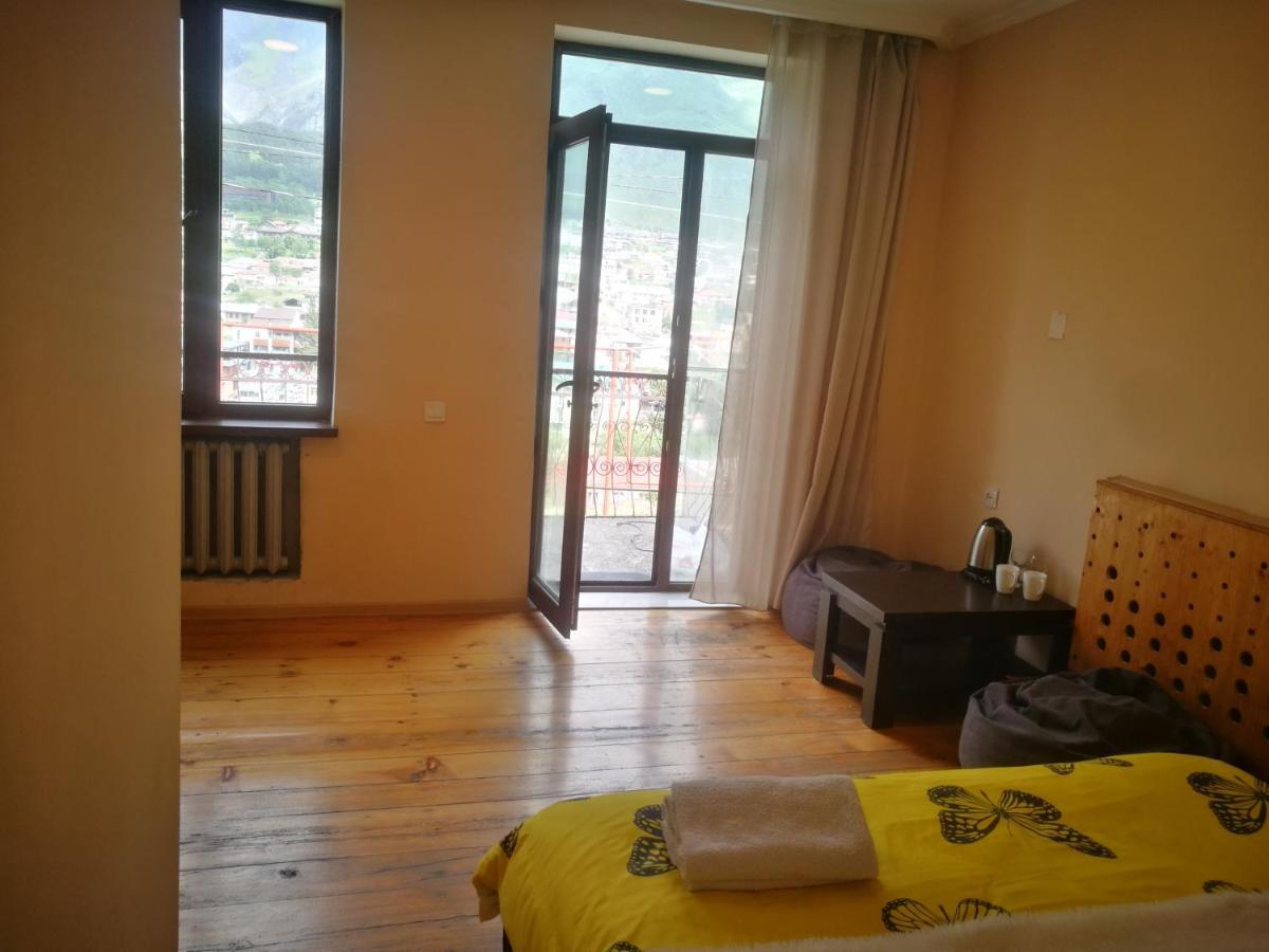 Belas Guesthouse Kazbegi Eksteriør bilde
