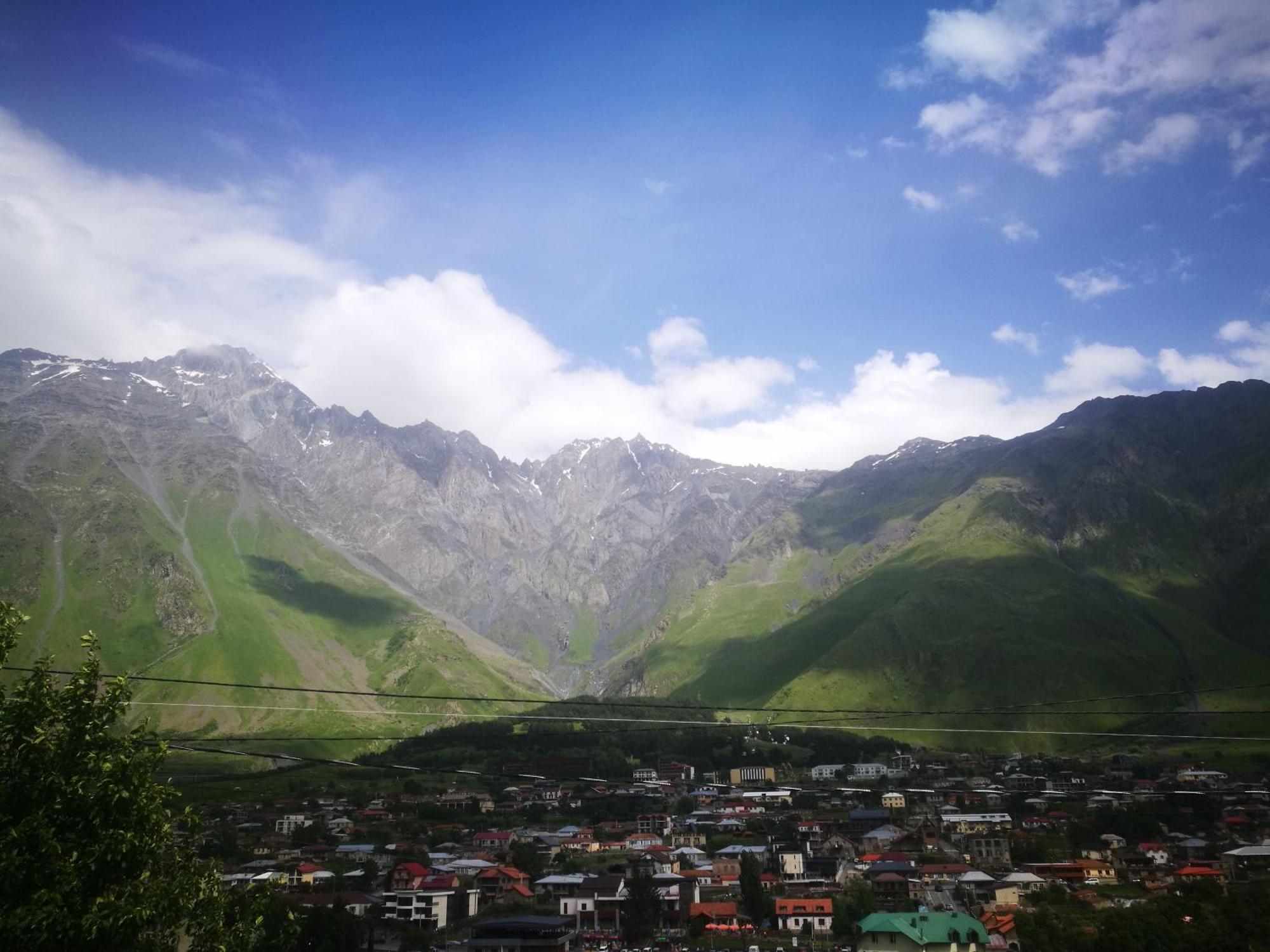 Belas Guesthouse Kazbegi Eksteriør bilde