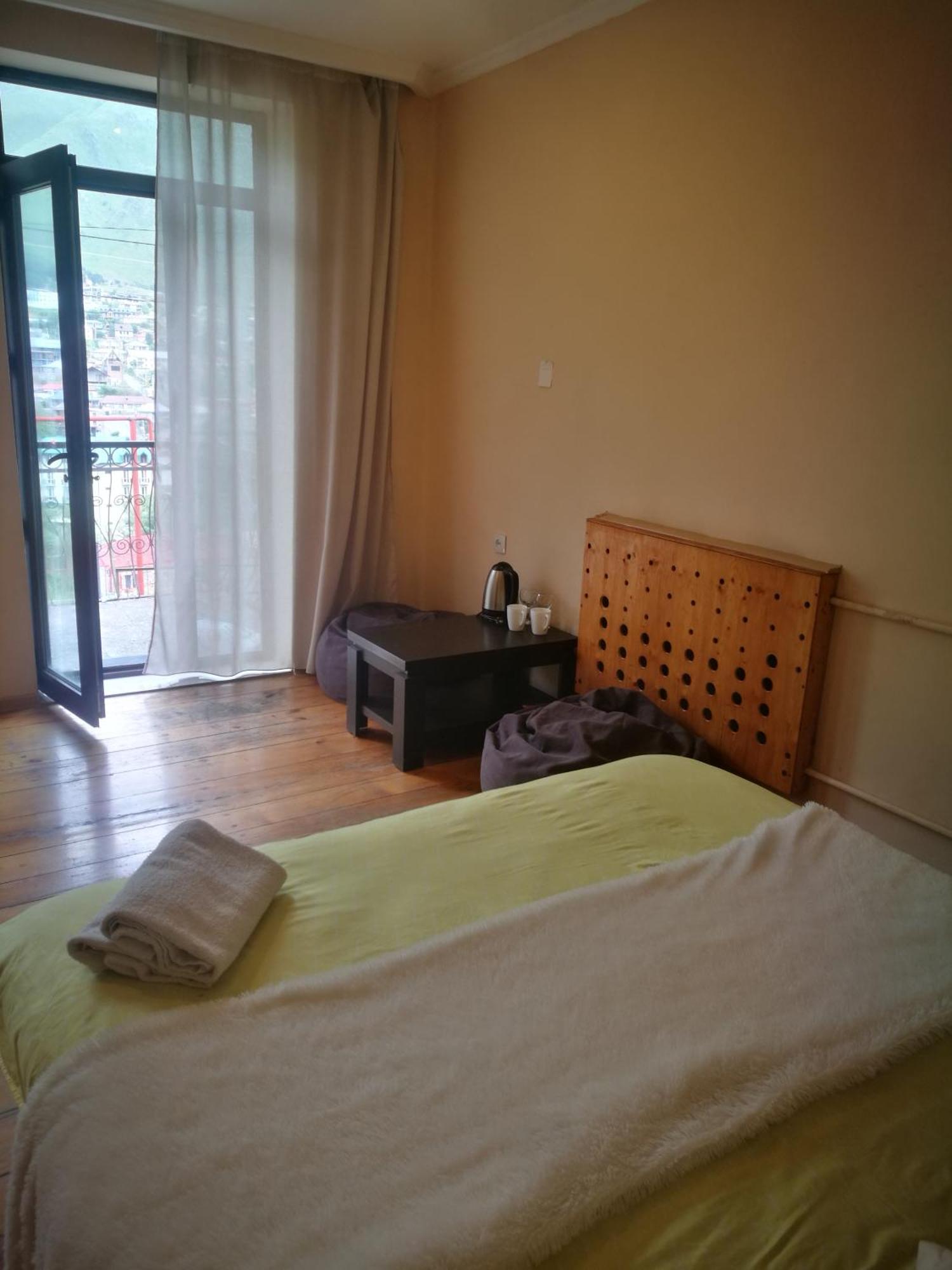 Belas Guesthouse Kazbegi Eksteriør bilde