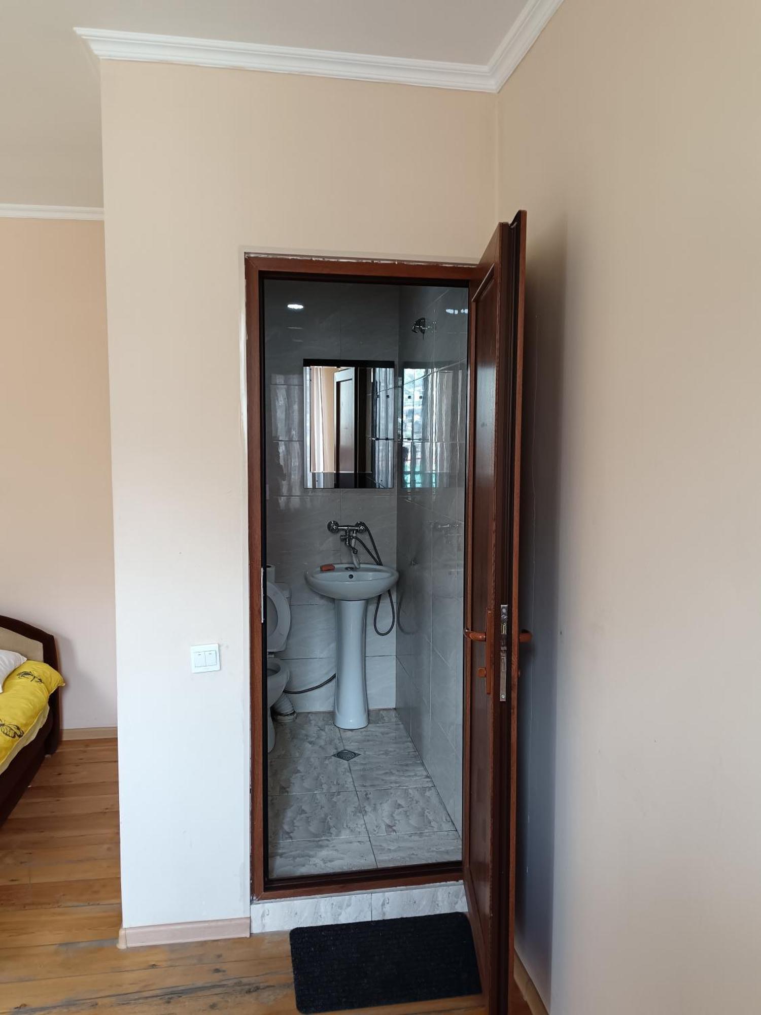 Belas Guesthouse Kazbegi Eksteriør bilde