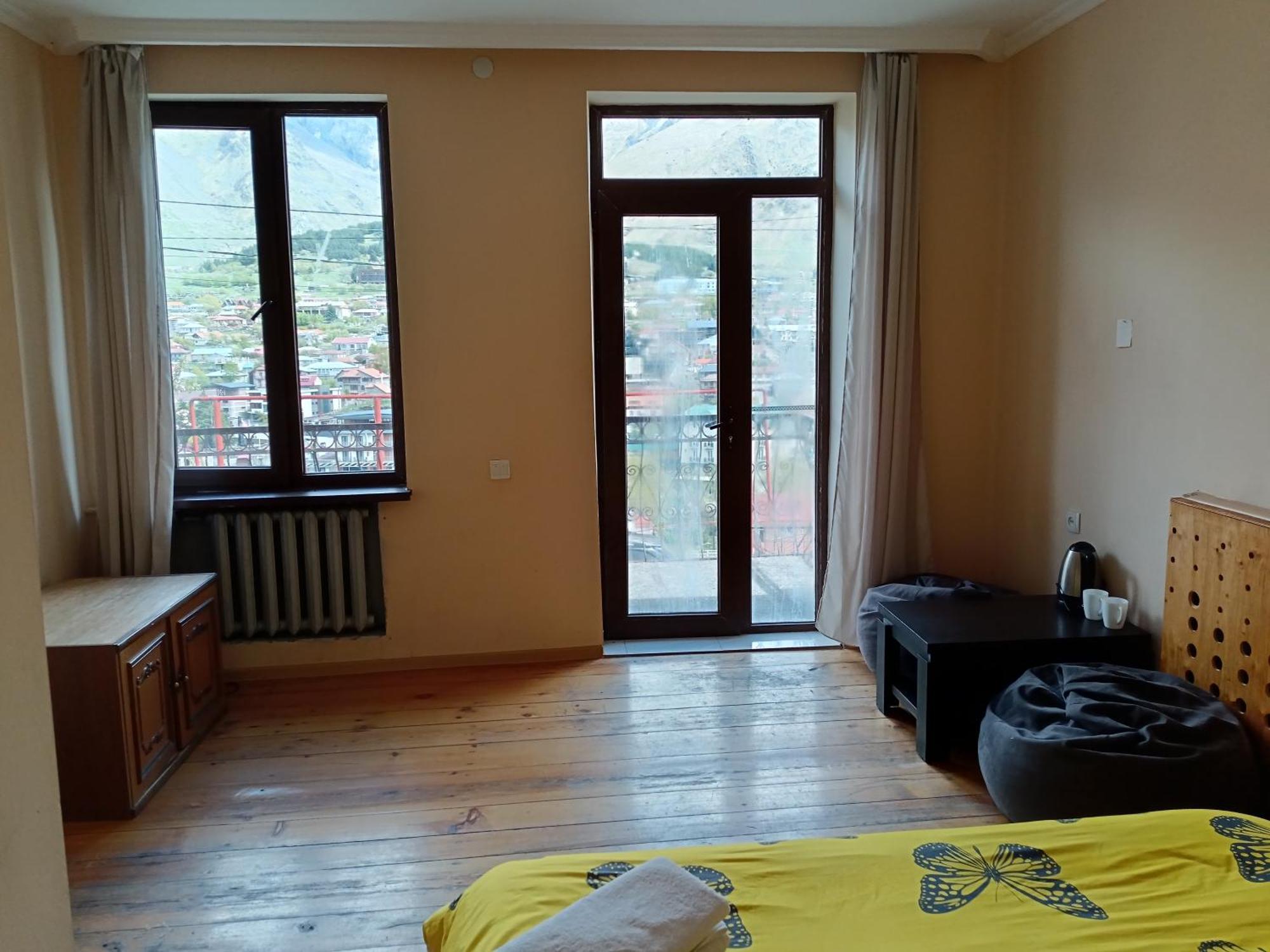 Belas Guesthouse Kazbegi Eksteriør bilde