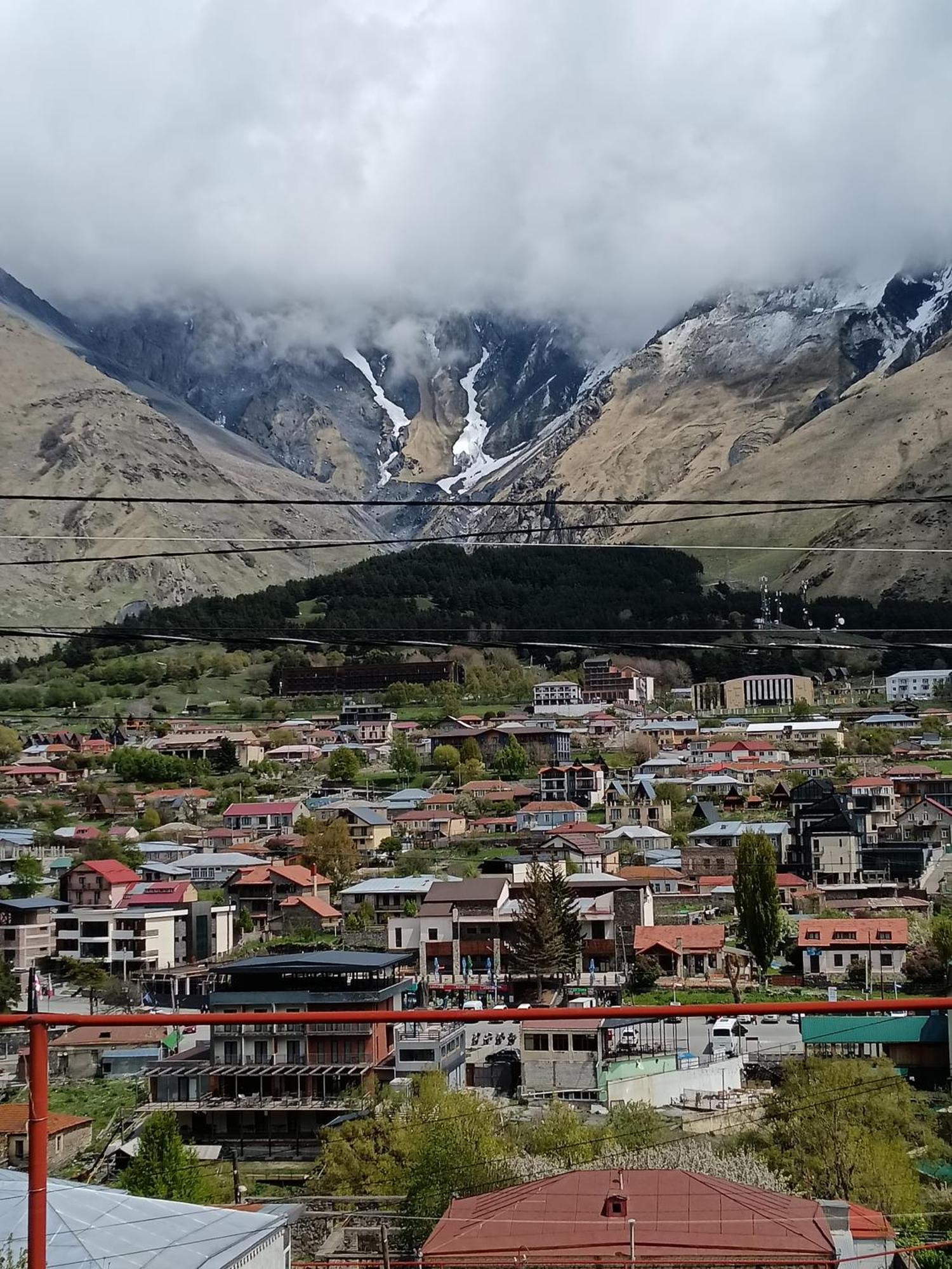 Belas Guesthouse Kazbegi Eksteriør bilde
